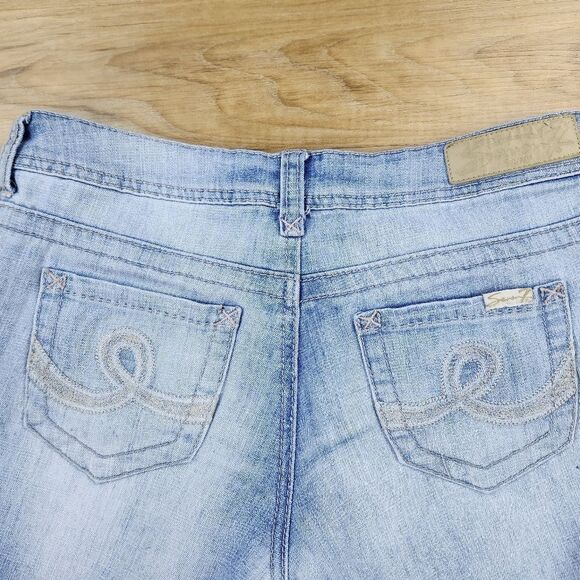 ☔️🔸️Seven7 Light Blue Denim Embroidered Pocket Shorts Size 4/27 - Picture 6 of 9
